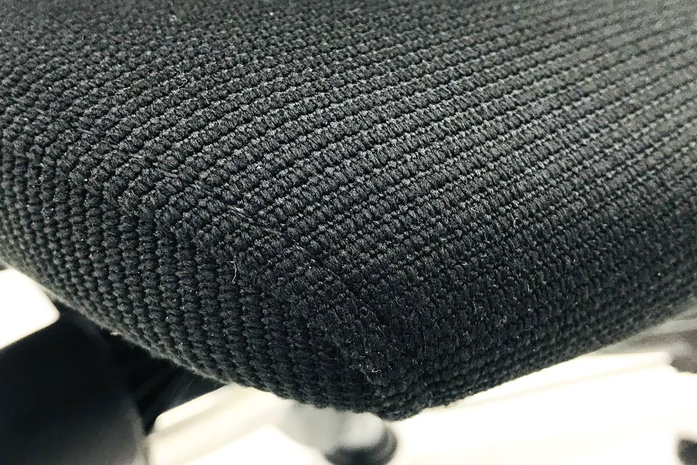バロンチェア 中古 オカムラ バロン 2016年製 デザインアーム ポリッシュフレーム ブラック クッション ハイバック 中古オフィス家具 CP45BR-FDF1画像
