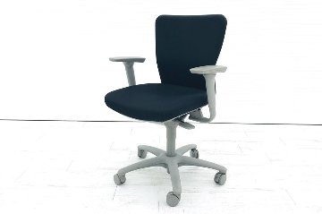 カロッツァチェア 中古 オカムラ 中古チェア クッション ブラック ローバック 中古オフィス家具 肘付 CK93GR-FS11の画像