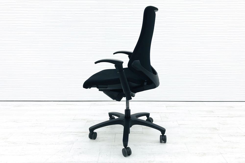 イトーキ エフチェア 中古オフィスチェア クッション 可動肘 ブラック 事務椅子 ITOKI 中古オフィス家具画像