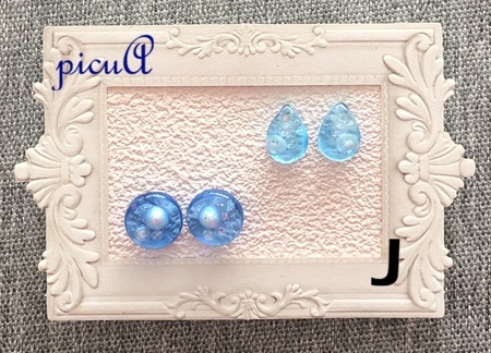 小さなきらめきのレジン製ピアス（イヤリング）＊15展開＊の画像