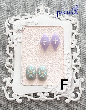 小さなきらめきのレジン製ピアス（イヤリング）＊15展開＊の画像