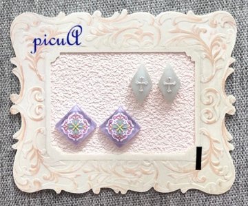 小さなきらめきのレジン製ピアス（イヤリング）＊15展開＊の画像