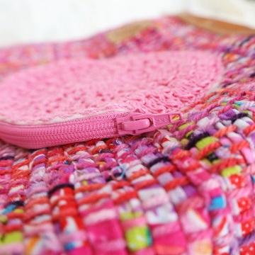 手織り生地のバッグ_ピンク系画像