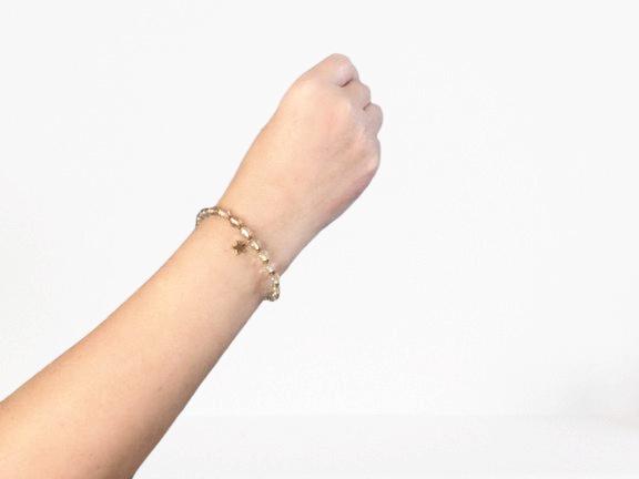 ルチルのゴールドブレスレットの画像