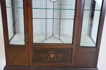 ce-63　1890年代イギリス製 アンティーク　ビクトリアン　マホガニー　木嵌細工　ステンドグラス　キャビネット画像