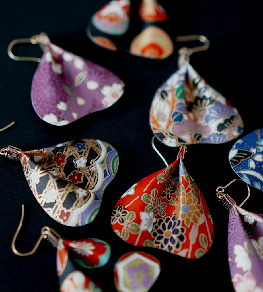 和紙の花びらピアス＆イヤリング（両耳用）｜MICOHANA by SuperFlowerの画像