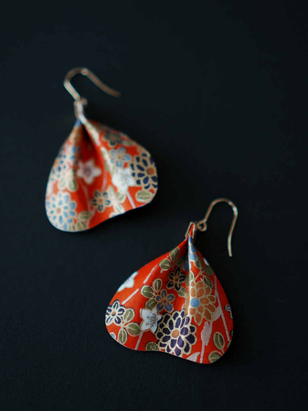 和紙の花びらピアス＆イヤリング（両耳用）｜MICOHANA by SuperFlowerの画像