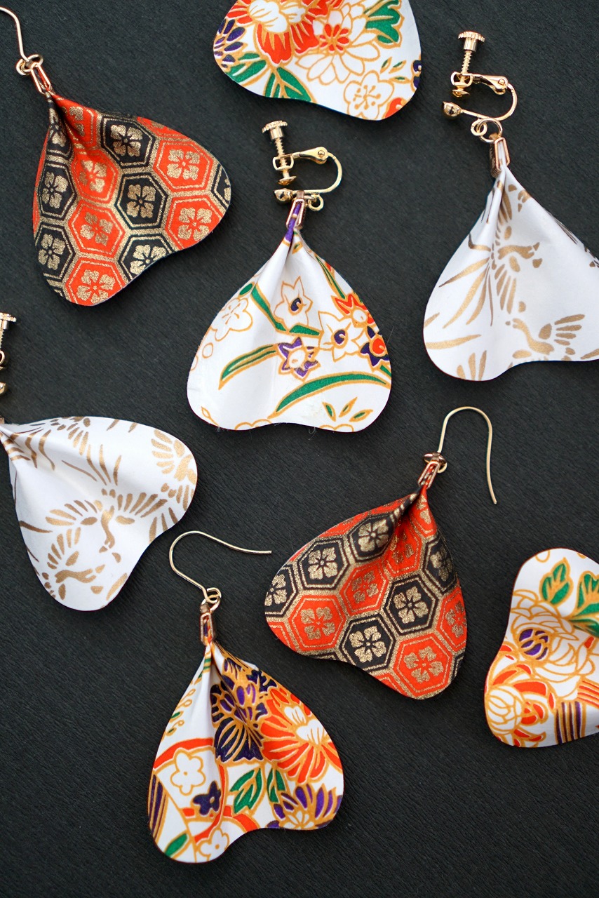 和紙の花びらピアス＆イヤリング（両耳用）｜MICOHANA by SuperFlowerの画像