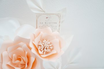 華 -HANA-｜胡蝶蘭と薔薇が織りなす優美なアレンジの画像