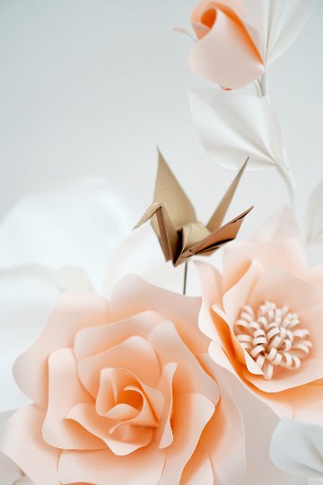 華 -HANA-｜胡蝶蘭と薔薇が織りなす優美なアレンジの画像