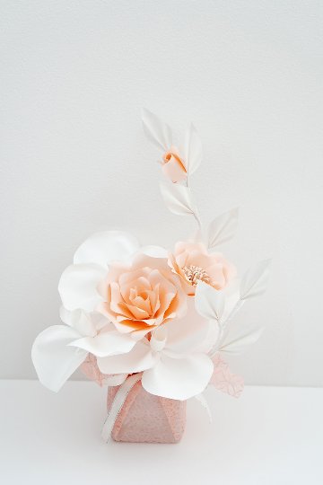 華 -HANA-｜胡蝶蘭と薔薇が織りなす優美なアレンジの画像