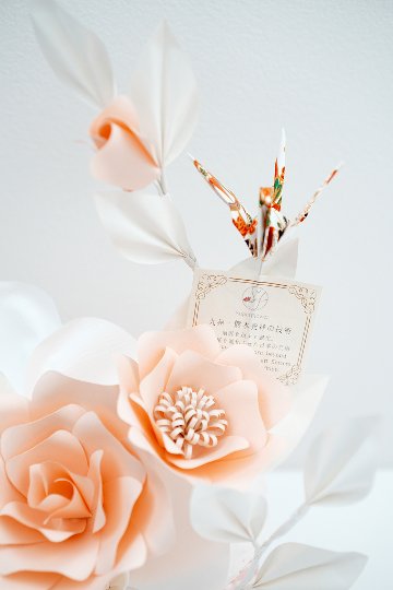 華 -HANA-｜胡蝶蘭と薔薇が織りなす優美なアレンジの画像