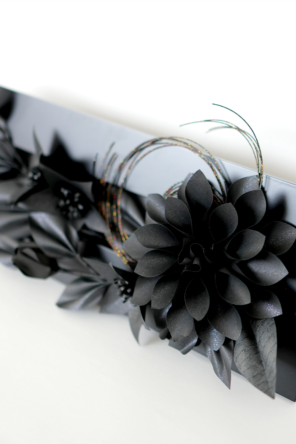 黒奏 -KUROKANA-｜美を奏でるブラックアレンジメントの画像