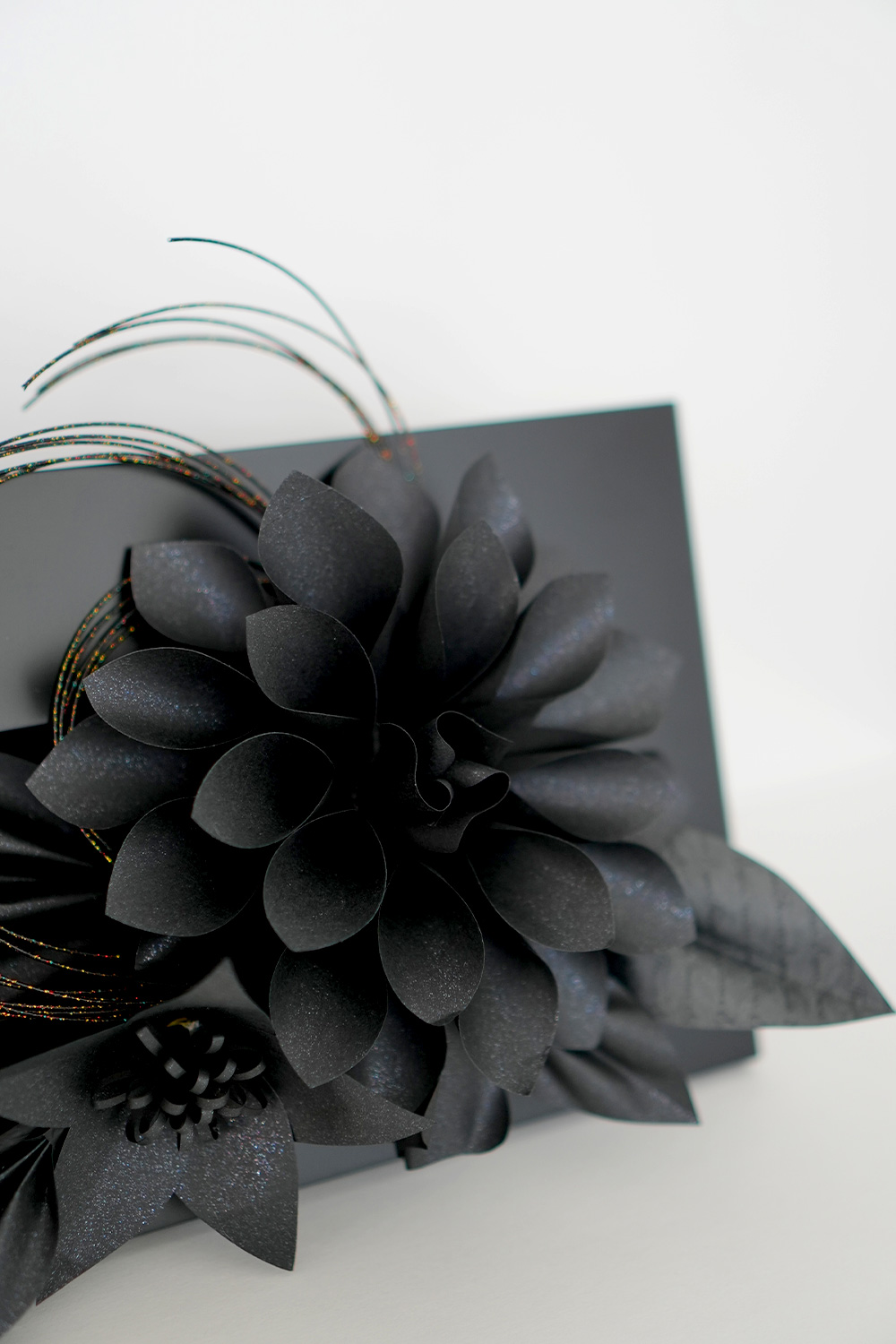 黒奏 -KUROKANA-｜美を奏でるブラックアレンジメントの画像