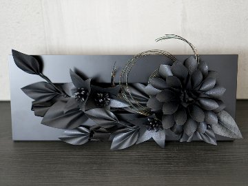 黒奏 -KUROKANA-｜美を奏でるブラックアレンジメントの画像