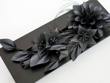 黒奏 -KUROKANA-｜美を奏でるブラックアレンジメントの画像