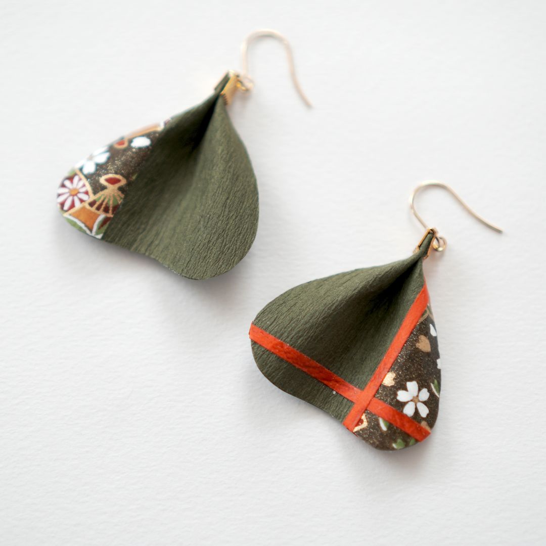 花守り｜宇迦之御魂命 花びらピアス＆イヤリングの画像