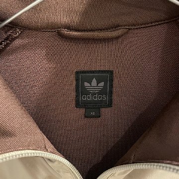 adidas トラックジャケットの画像