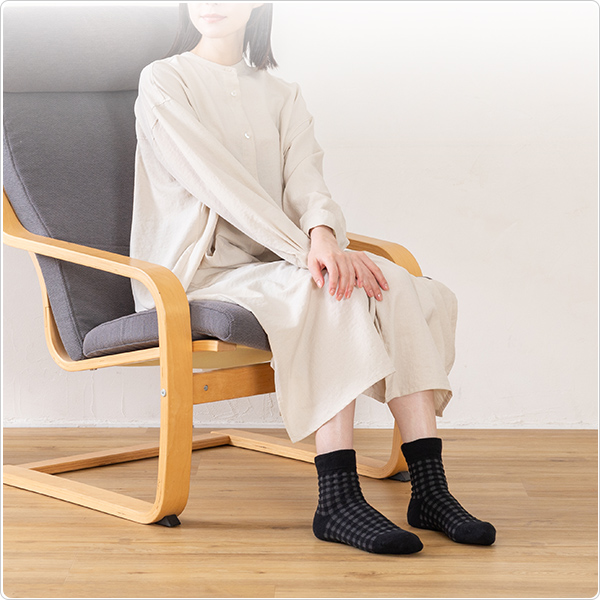 かかとツルツル靴下（チェック柄）の画像
