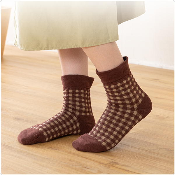 かかとツルツル靴下（チェック柄）の画像