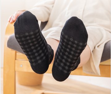 かかとツルツル靴下（チェック柄）の画像