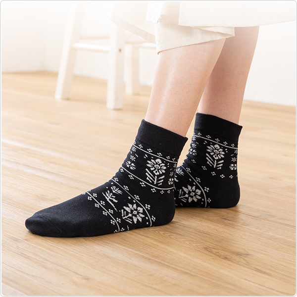 かかとツルツル靴下（花柄）の画像