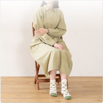 かかとツルツル靴下（クローバー柄・リーフ柄・ツリー柄）の画像