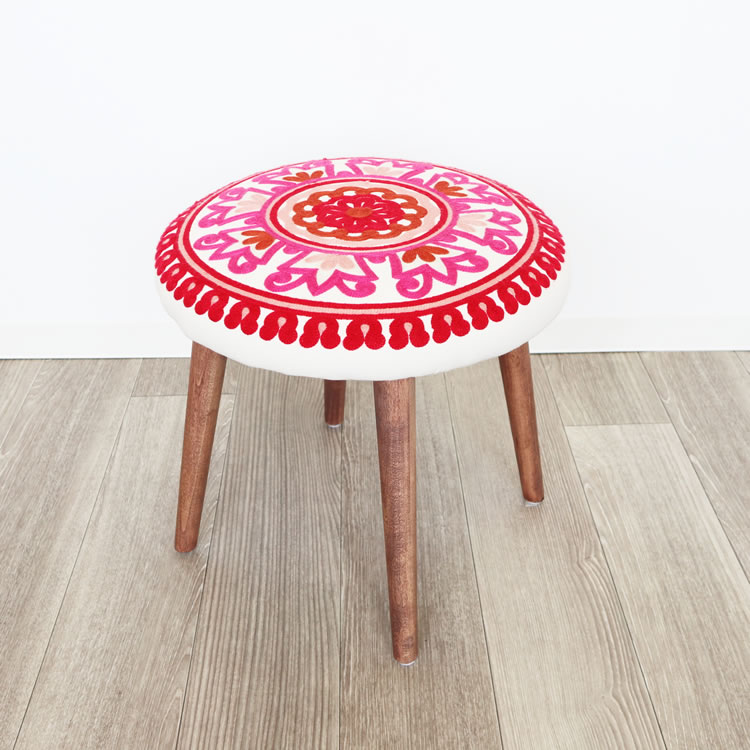 刺繍風ラウンドスツール　椅子 ピンク画像