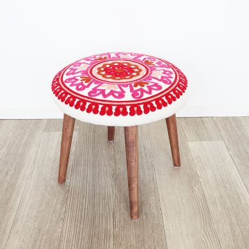 刺繍風ラウンドスツール　椅子 ピンク画像