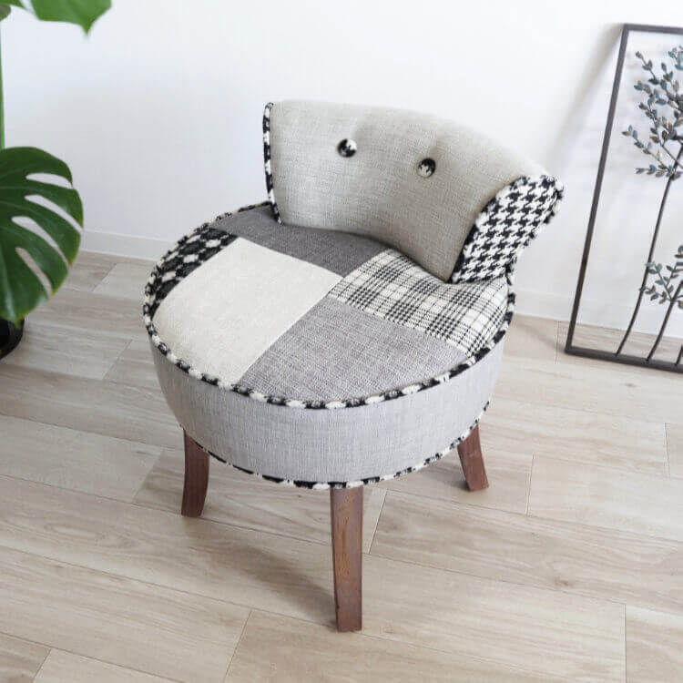 パッチワークスツール　椅子　ライトグレーの画像