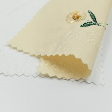 綿100％刺繍　花　A136013画像