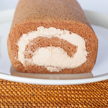 【送料無料】千鳥おばあちゃんの ロールケーキ（チョコ）　スイーツ画像