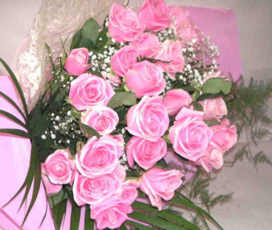 【ロジータベンデラ】　ピンクバラとかすみそうの花束画像