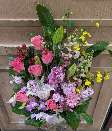 【ブロッサム・プロム】ピンクいっぱいのアレンジメントの画像