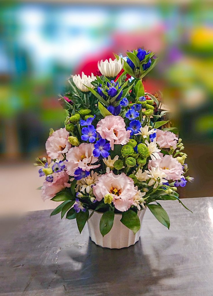 お供えアレンジ［白ベース、菊・洋花ミックス］の画像