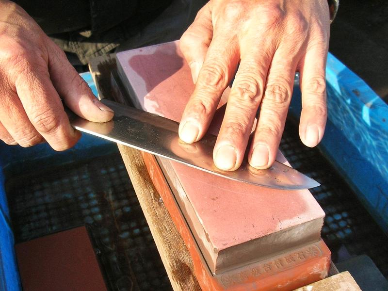 プロ職人の包丁「研ぎ直し」｜大好評ワンコイン（税別500円）・刃渡り170ミリ未満｜鍛冶屋・吉光の画像